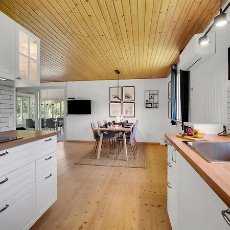 Ulpu - 500m To The Fjord By Interhome *